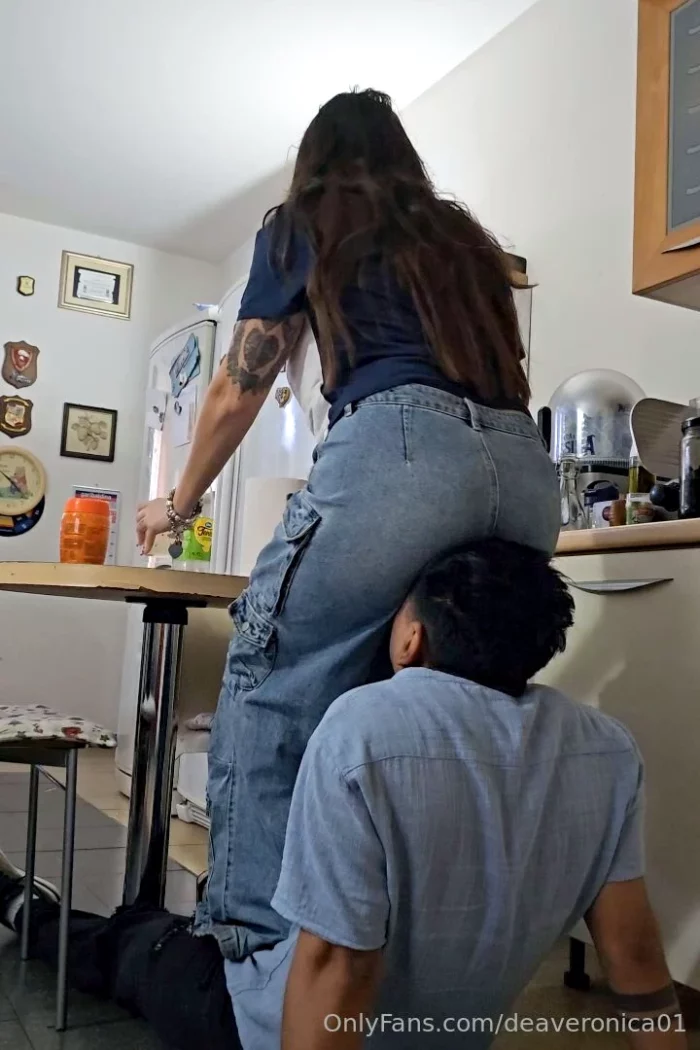 Just A Furniture Under My Jeans! - DEA VERONICA / MISS GC - MP4