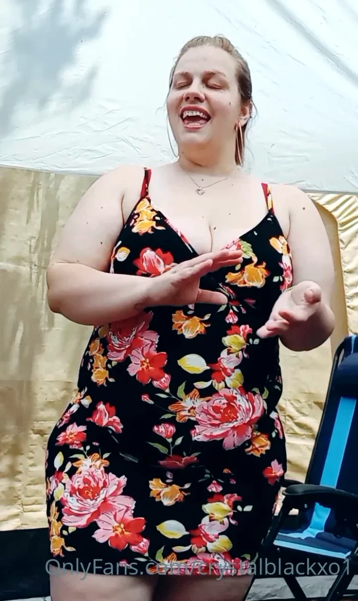 Best Friends Stepmom - CRYSTALBLACKXO1 / MOMMY KINK - MP4