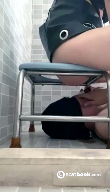 Chinese Goddess Daily Life, Using Slaves As Toilets, Feeding Slaves To Eat Shit 13 - ASIAN FEMDOM / HUIZHU088 - MP4