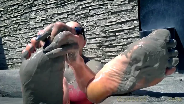 New Zealand Mud Bath - GODDESS ALEXANDRA SNOW - MP4