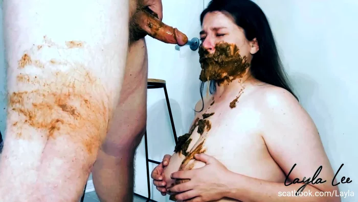 Scat Slut Struggles - LAYLA LEE / LAYLALEESCAT - MP4