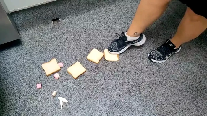 Your motorway toilet menu! - LADY SHAY - MP4