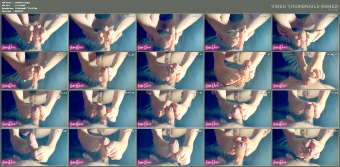 I Show My Coworker What I Can Do With My Feet - LAURA WEISS - MP4