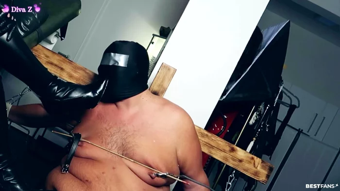 Boot Licker Training - Now Things Are About To Get Really Nasty - LEATHER DIVA ZARAH / DIVA Z - MP4