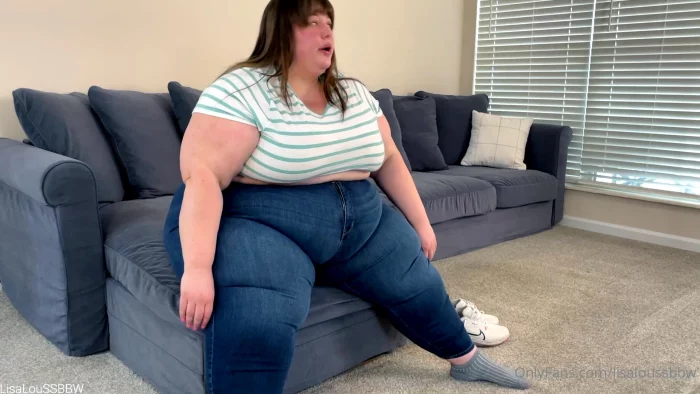 One Of The Hardest Things About Getting Fatter Is Getting Dressed To Go Out! - LISA LOU SSBBW - MP4