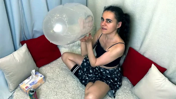 Plumpy Lips In A Mini Skirt Inflate A Condom Xxl - MOMMY HOUSE / DOMINA LEE / STEPMOMMY HOUSE - MP4