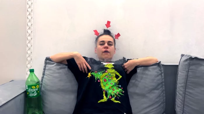 The Grinchs Green Burp - MOMMY HOUSE / DOMINA LEE / STEPMOMMY HOUSE - MP4