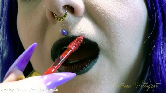 Gothic Lip Tease - MXTRESS VALLEYCAT / MXVALLEYCAT - MP4