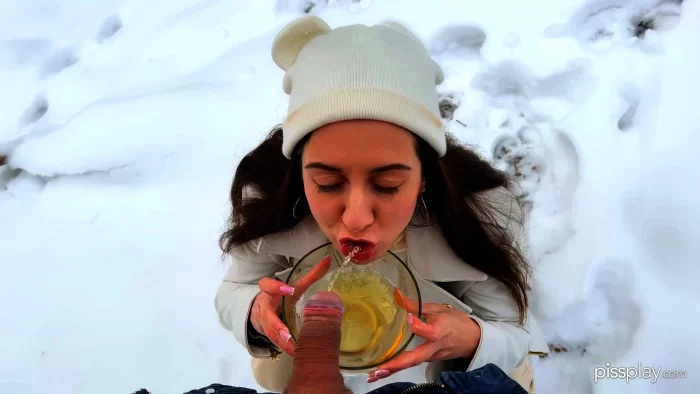 Katty West - Katty In The Snow - PISSPLAY - MP4