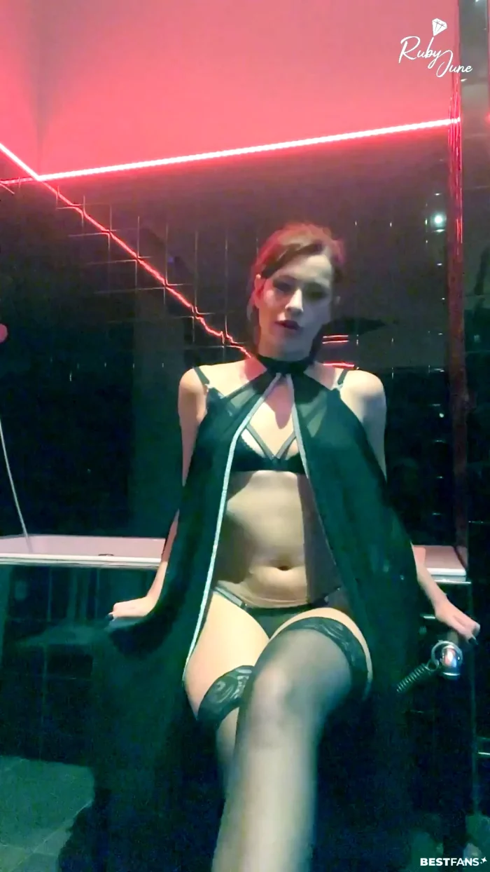 Willkommen In Der Klinik - RUBY JUNE / GÖTTIN RUBY - MP4