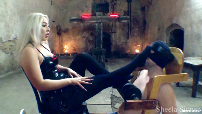 The Slave Must Smell Nylon - Clad Feet Extensively - SHEELA SINNER - MP4