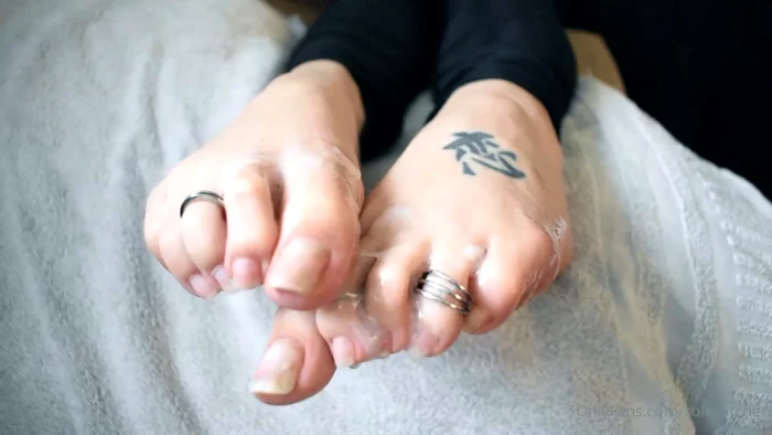 Fuck! - SOLECATCHER / GREAT BRITISH FEET - MP4