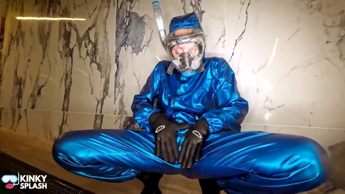 Latex Lagoon The Double - Suit Secret With Full Face Snorkel Mask - UKCUTEGIRL / LUCY LAUREN - MP4